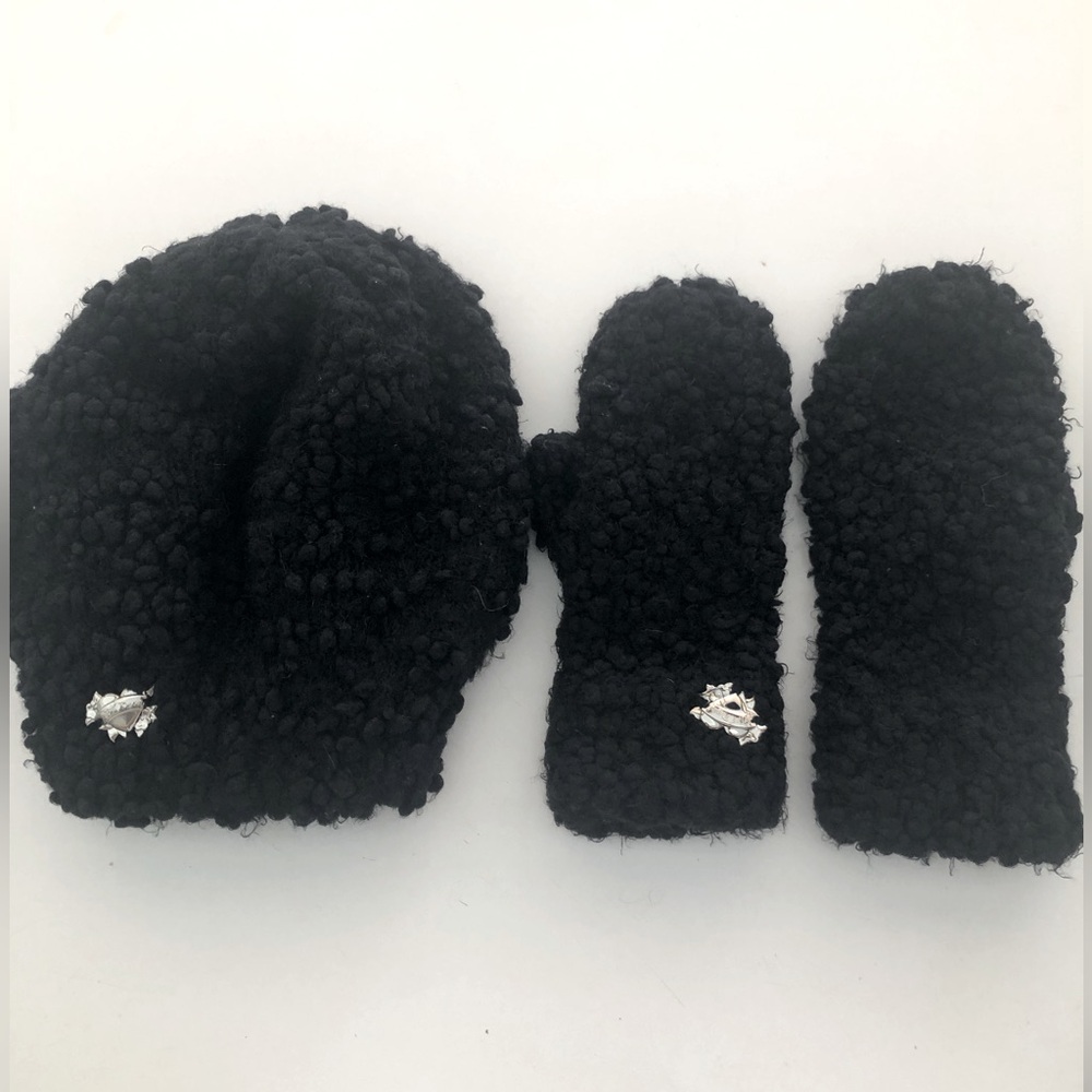 Vintage Betsy Johnson Beanie & Gloves Set
